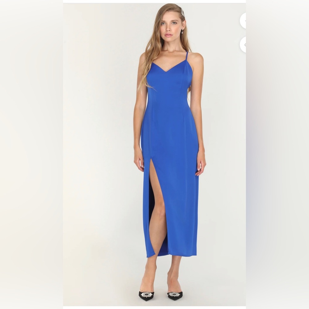 ADELYN‎ RAE MAXINE SLIP DRESS